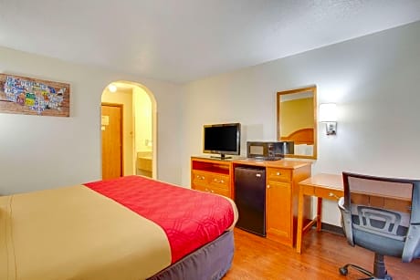 1 King Bed, Nonsmoking