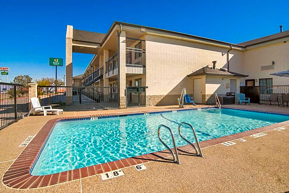 Quality Inn & Suites Weatherford