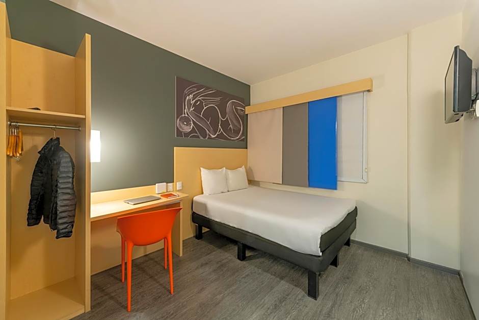Ibis Queretaro