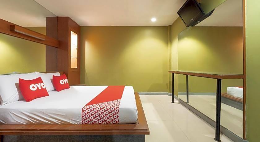 OYO 75382 Chonburi Hotel