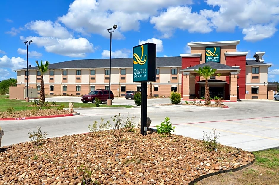 Quality Inn & Suites Kenedy - Karnes City