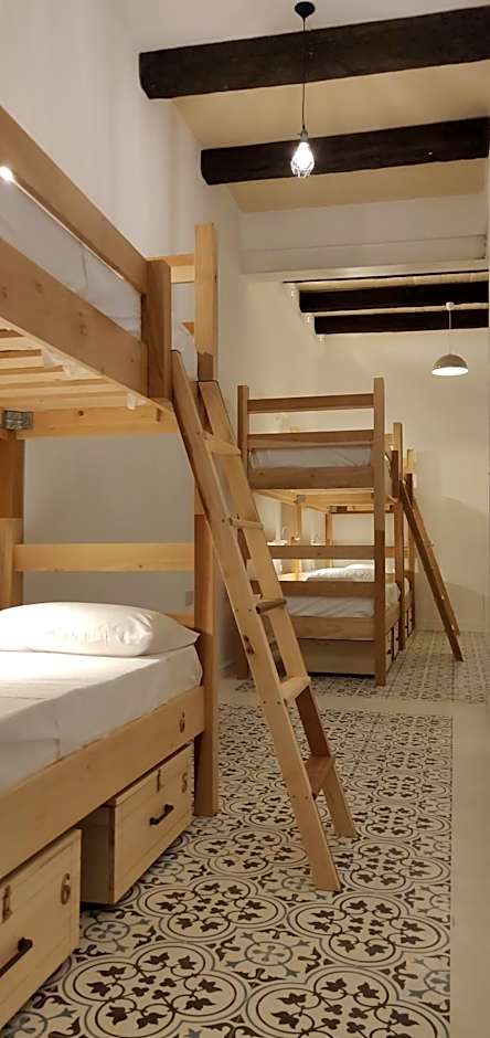 Foto 1 von 5 von Bed in 6-Bed Mixed Dormitory Room