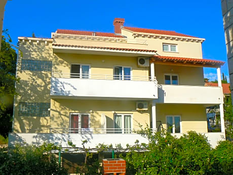 Apartments Zecevic