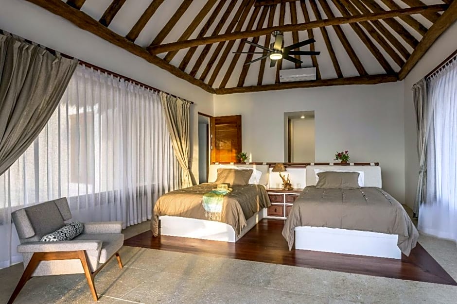 DK Luxury Ocean Front Villa - Adults Only