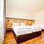 Hotel Sachsengang - free parking, near U1 & U2