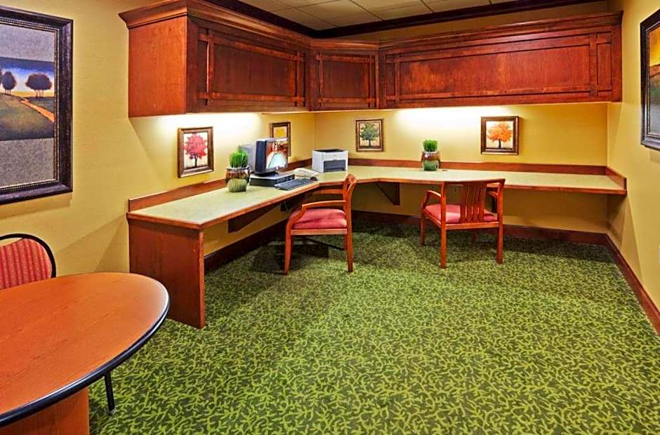 The Q Hotel & Suites