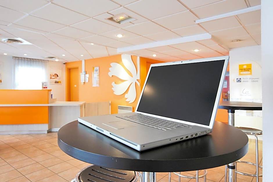 Premiere Classe Paris Ouest - Pont de Suresnes Hotel