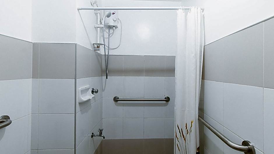 RedDoorz @ Melbourne Suites Makati