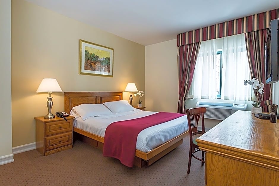 Chelsea Savoy Hotel