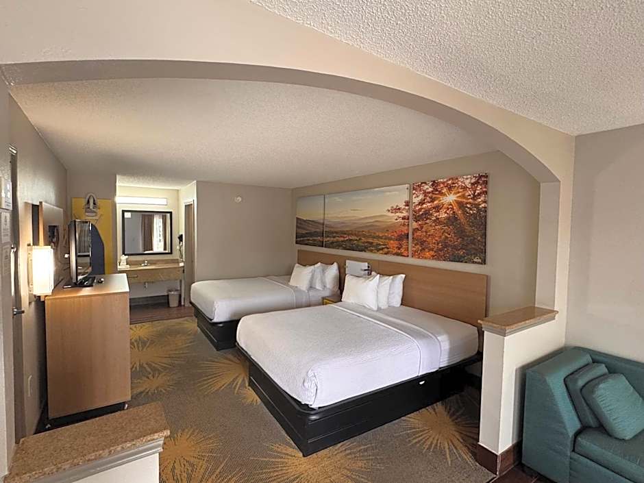 Days Inn & Suites by Wyndham Tuscaloosa - Univ. of Alabama