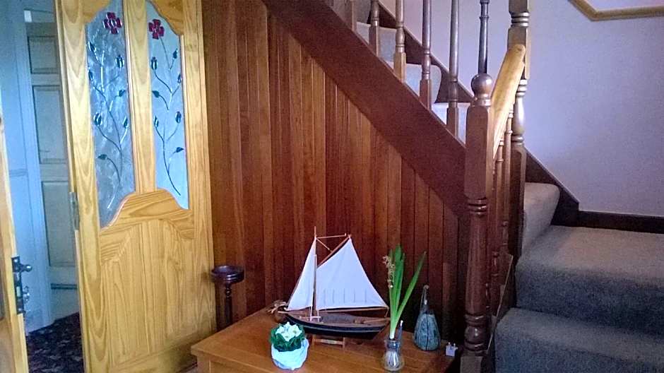 Twin Oaks Bed & Breakfast