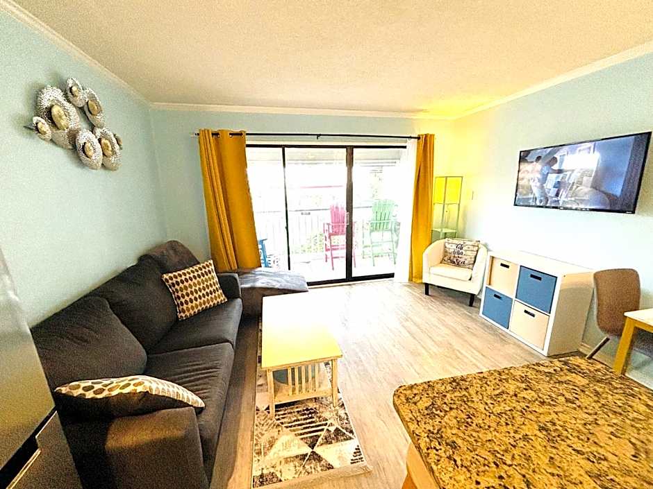 Beautiful newly renovated beachfront condo at Casa Del Mars