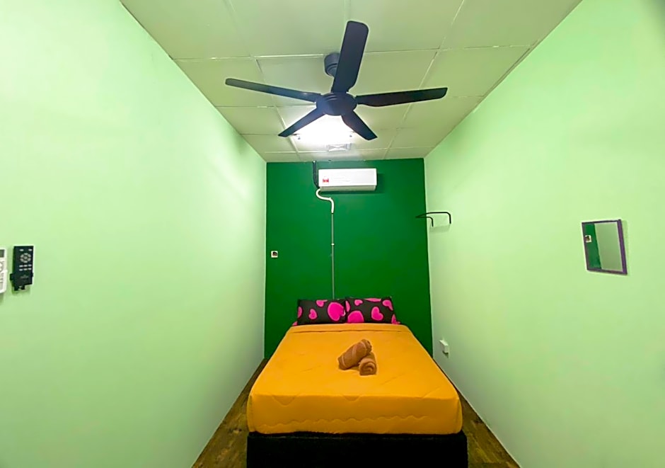 Hostel Black88 Airport Transit - Self Check in