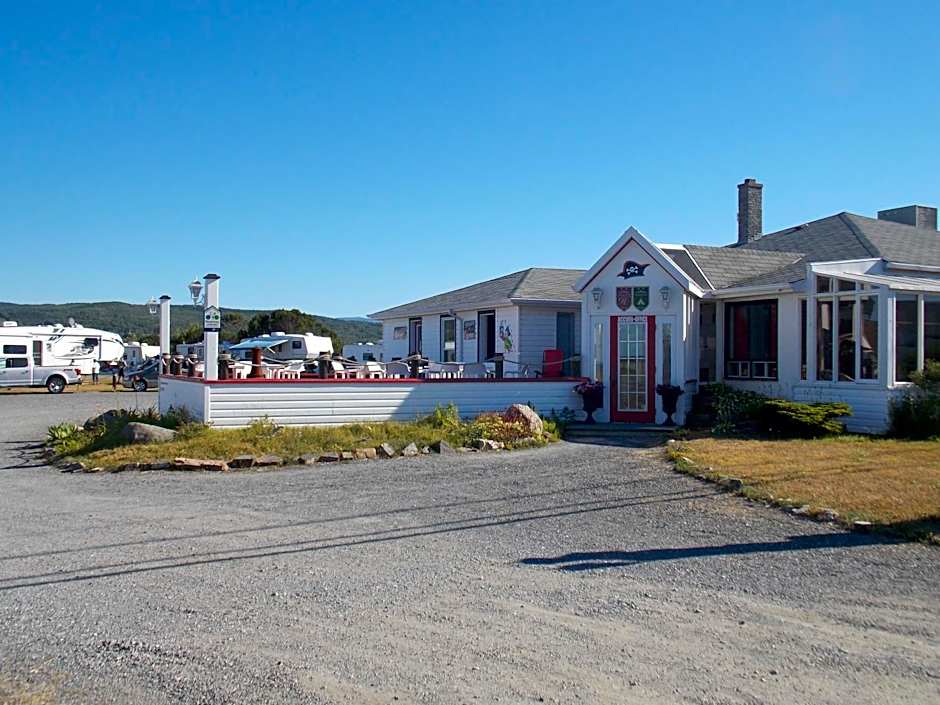 Le Pirate Motel et Camping