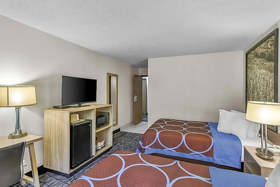 Super 8 by Wyndham East Stroudsburg/Poconos