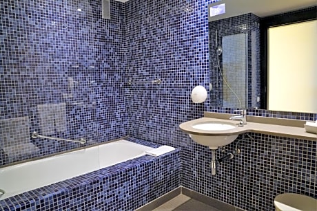 M PREMIUM ROOM (2 ADULTS)