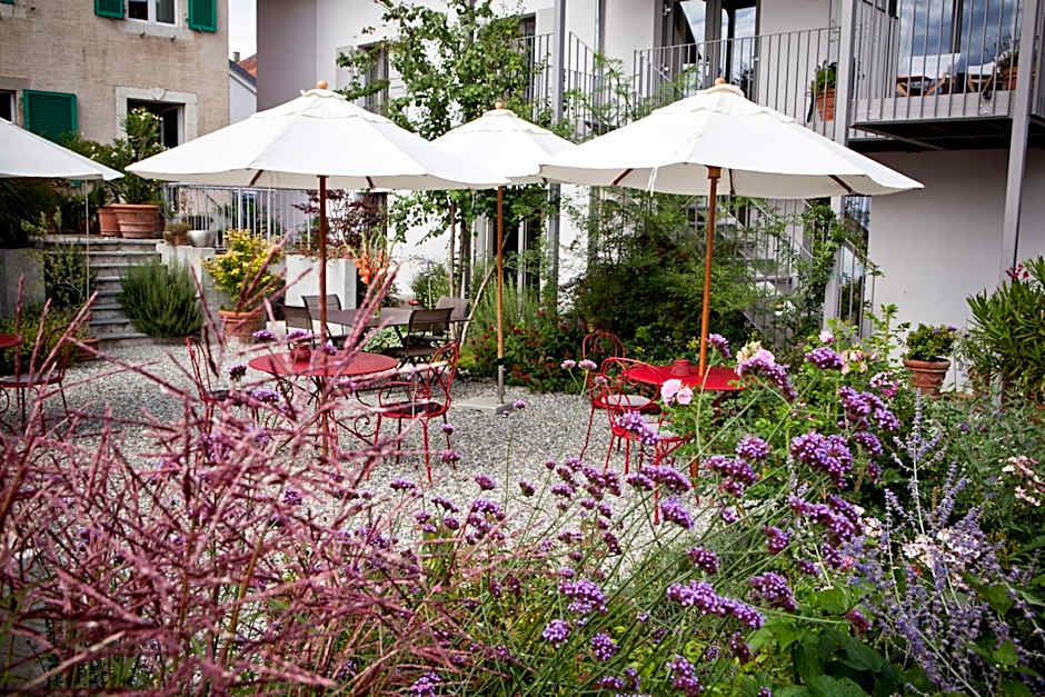 Le Coq Chantant Studios d'Hôtes & Boutique Hôtel St-Livres
