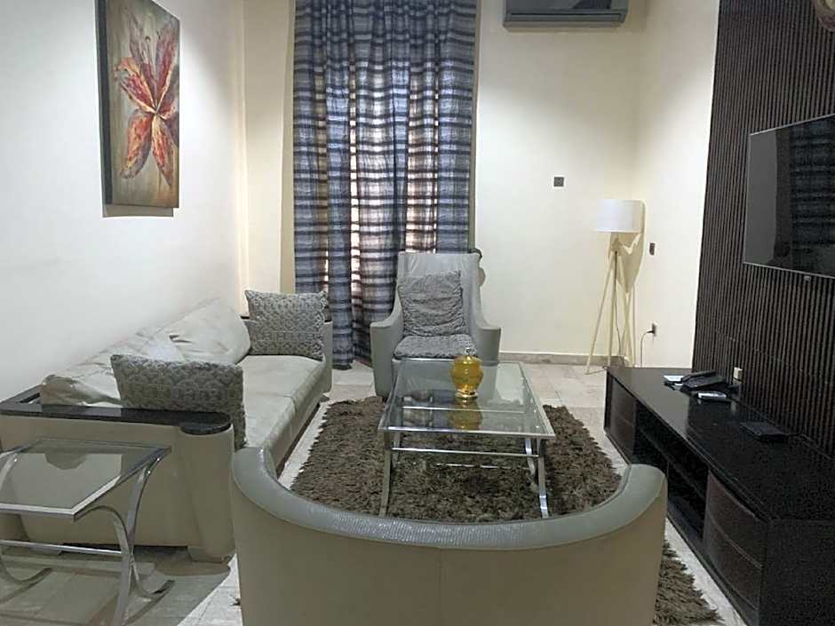 Reina Villa Hotel