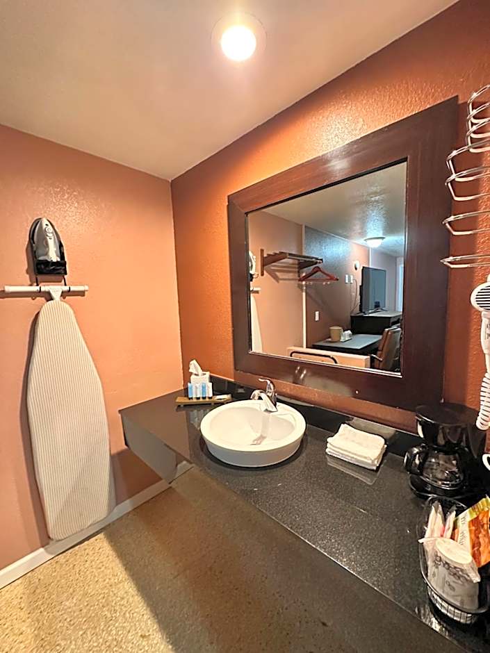 Annie Oakley Motel Oakley