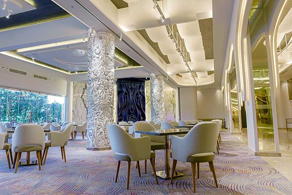 Crowne Plaza Alexandria Mirage by IHG