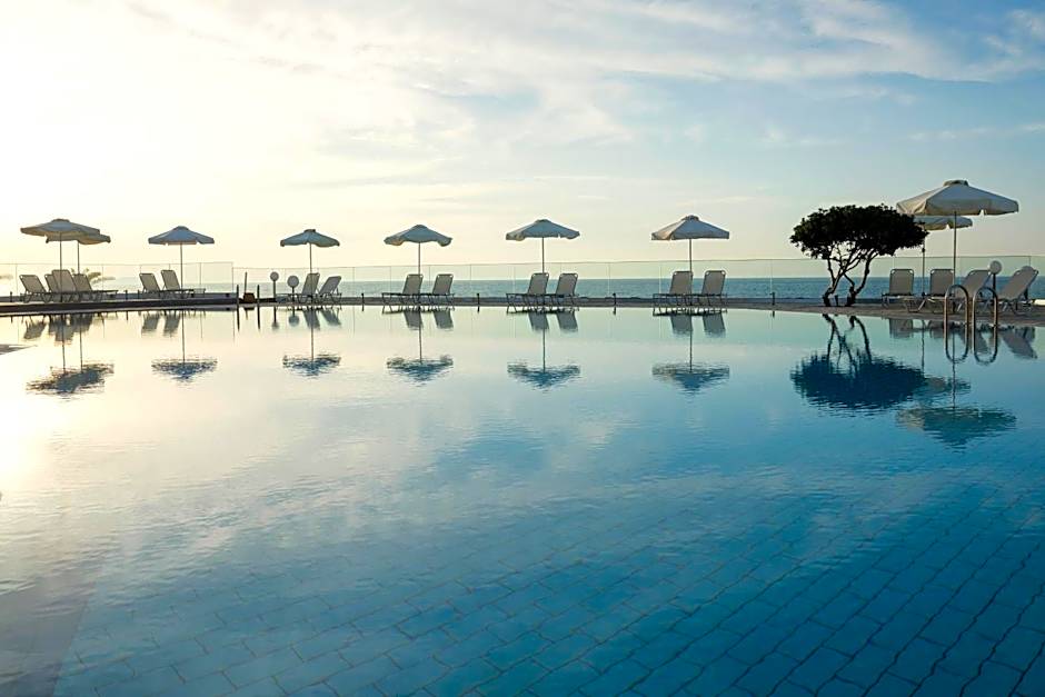 Maritimo Beach Hotel