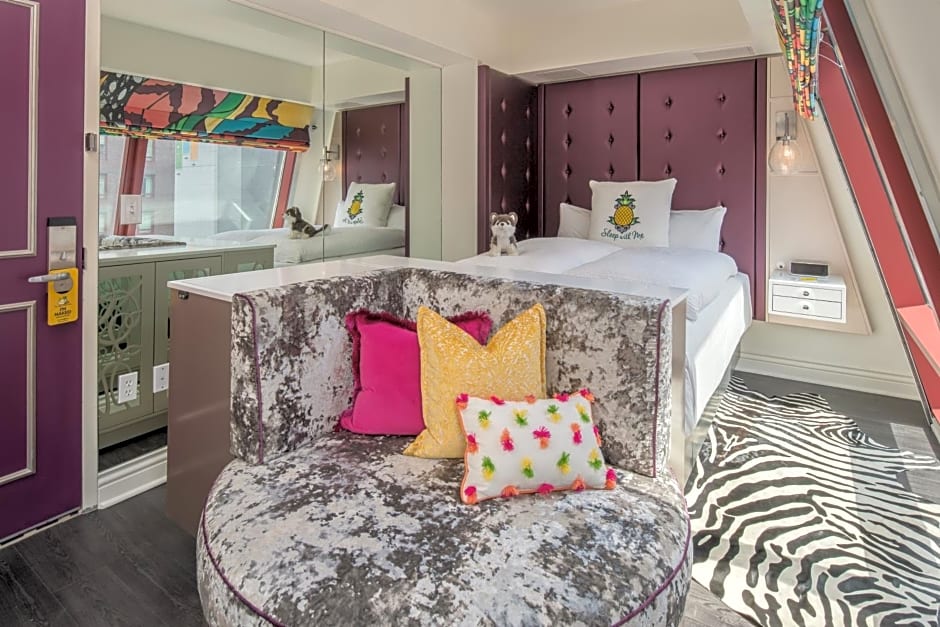 Staypineapple, An Artful Hotel, Midtown