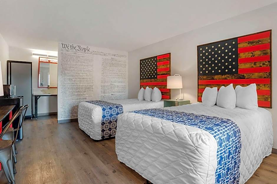 Super 8 by Wyndham Daleville/Fort Novosel