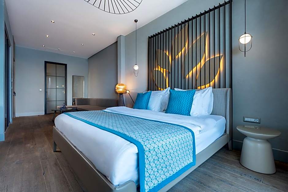 Photo 1 of 11 of Junior Suite, Sea View
