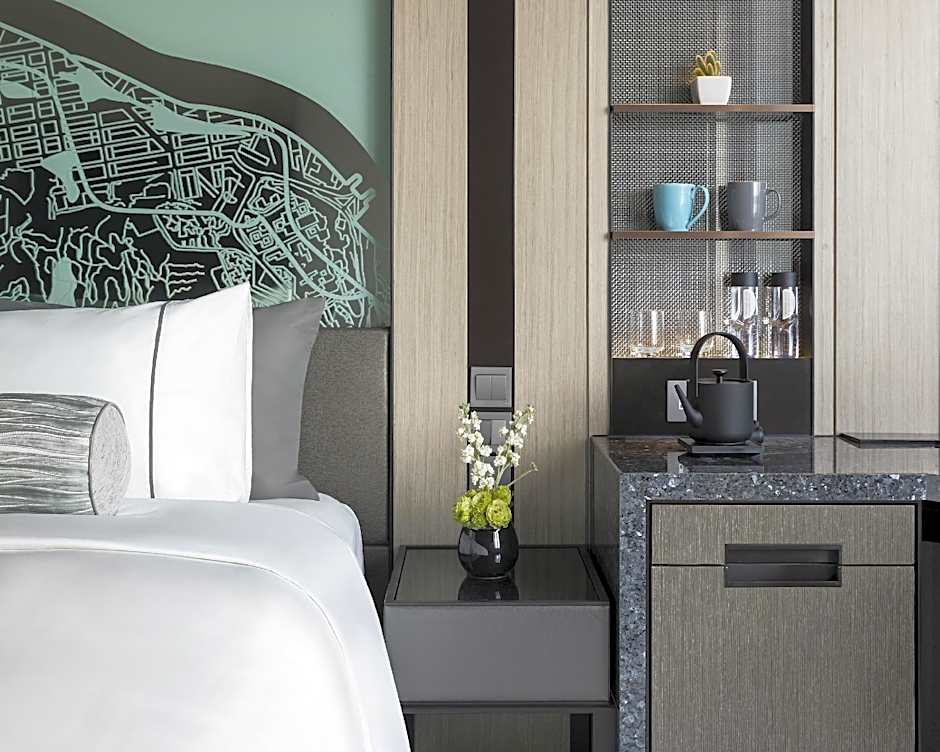 Hyatt Centric Victoria Harbour