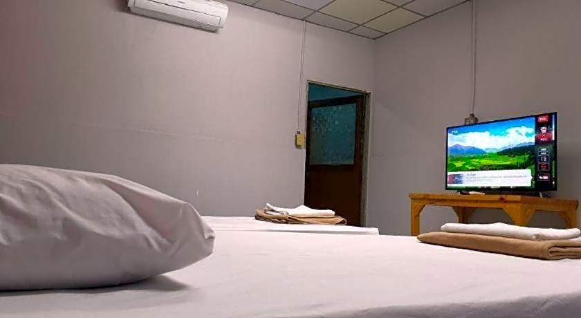 Super Hostel