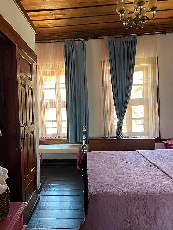 ARİSTONİCUS BUTİK HOTEL