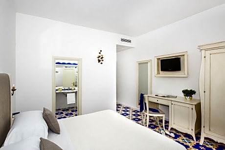 Classic Double Room, Terrace (1 King Bed)