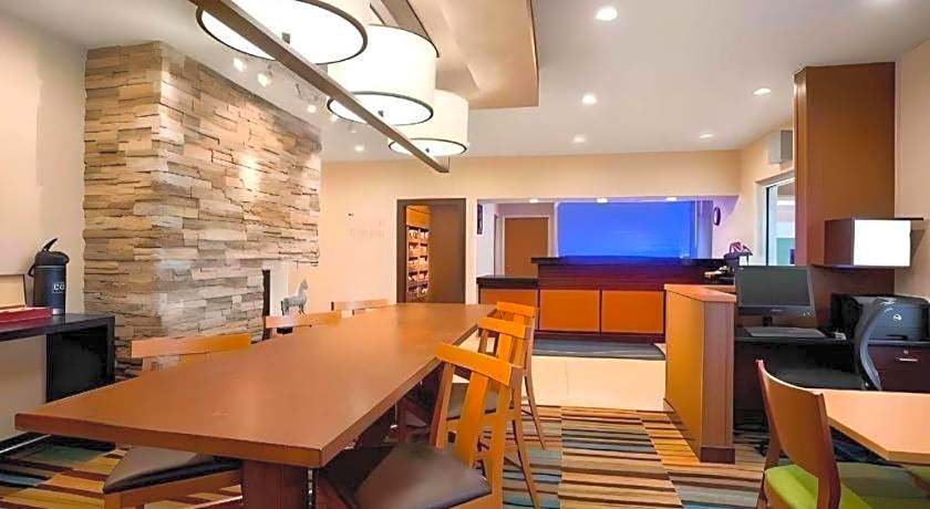 Dubuque Inn and Suites