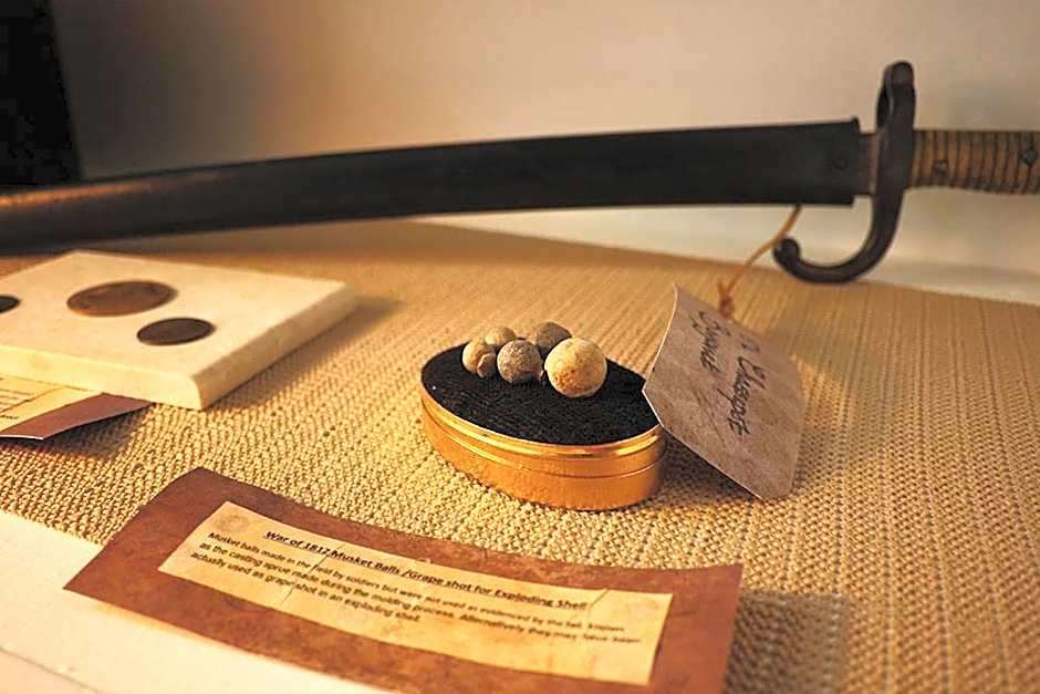 Sir Isaac Brock B&B Luxury Suites