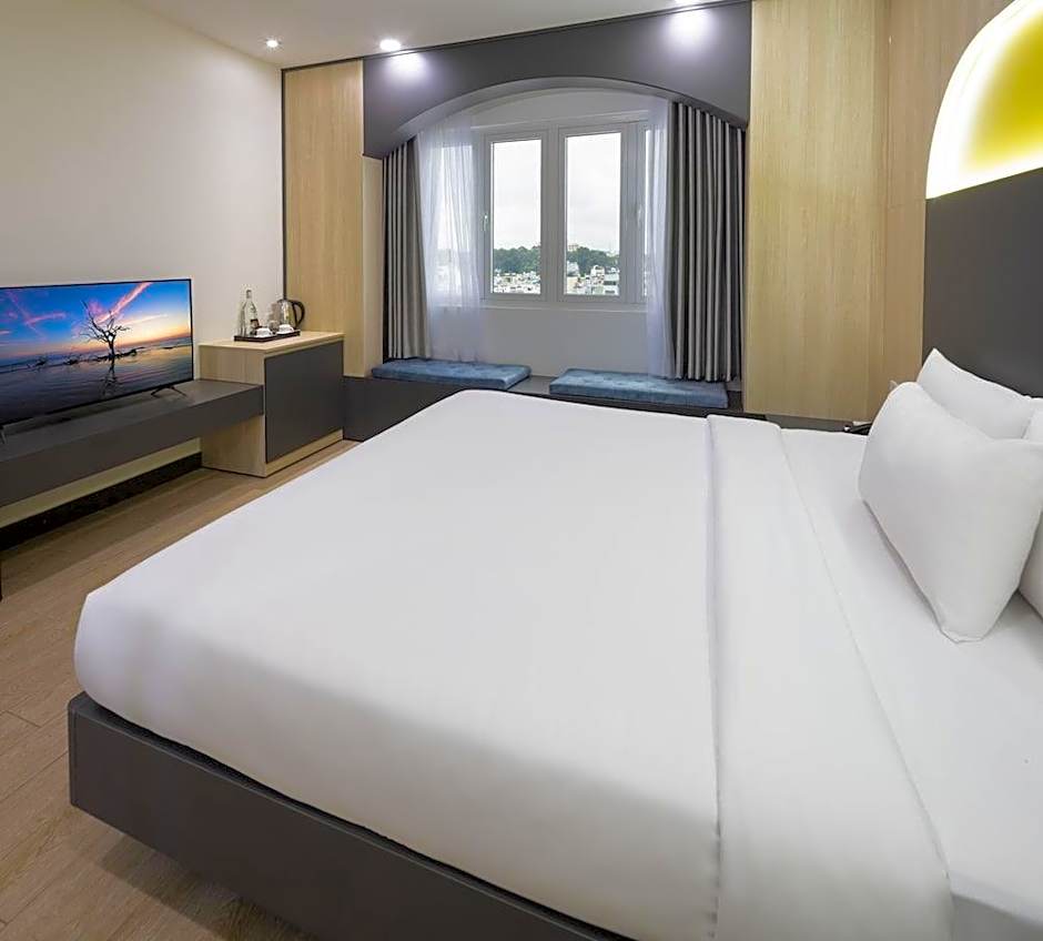 Viet Lotus Saigon Hotel