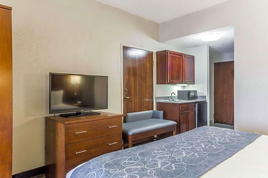 Comfort Suites Pineville - Ballantyne Area