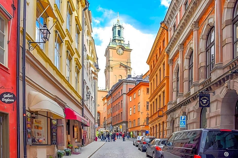 RAMILTON Old Town Hostel