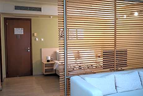 Suite (2 Adults + 2 Children)