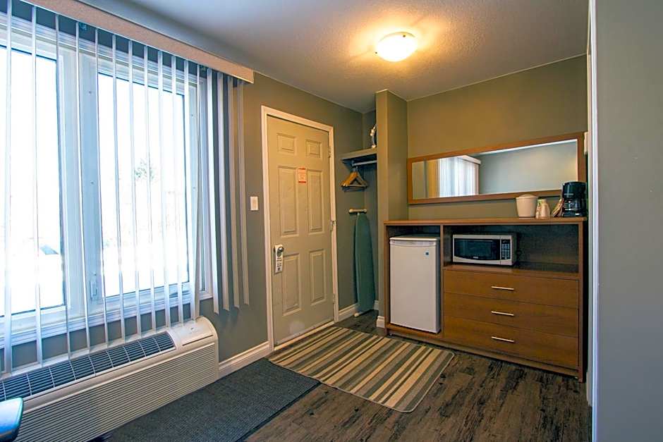 Howey Bay Motel