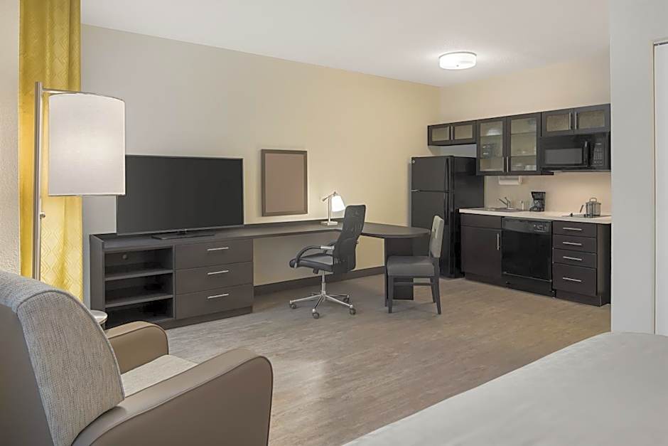 Candlewood Suites Charlotte - Arrowood By IHG