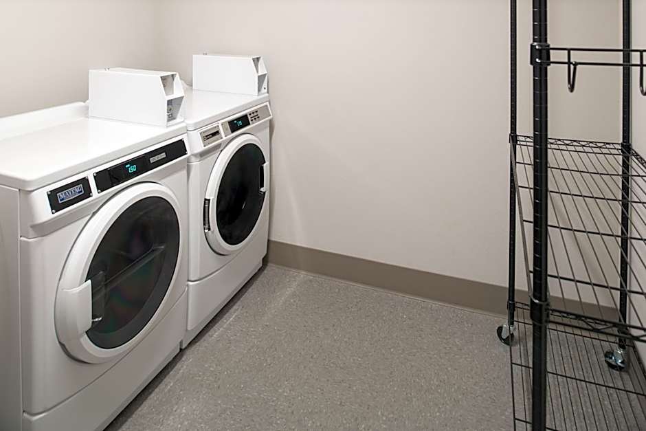 Holiday Inn Express & Suite Kingdom City By IHG