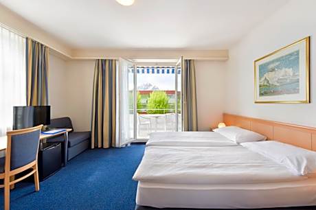 Triple Room with Balcony