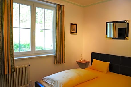 Small Double Room without Balcony and without Lake View