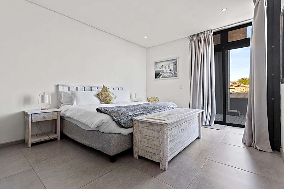 Romansbaai Moksha on the Sea