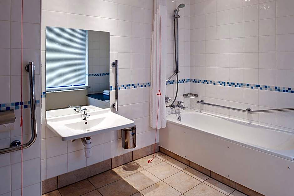 Holiday Inn Warrington By IHG