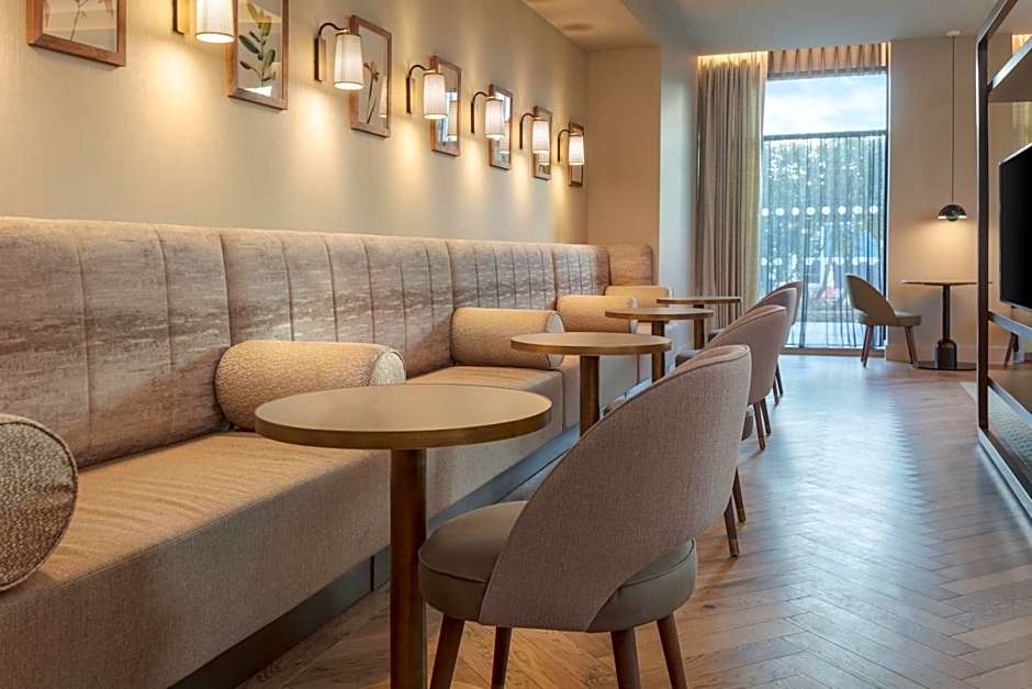 STAYBRIDGE SUITES LONDON-HEATHROW BATH ROAD By IHG