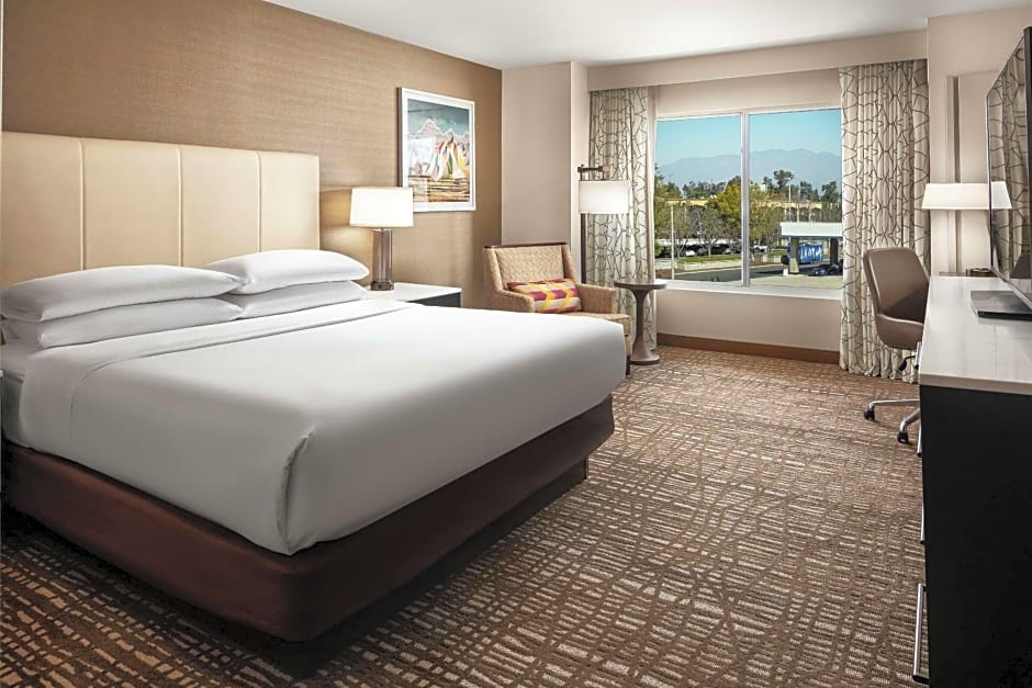 DoubleTree By Hilton Hotel Ontario Airport