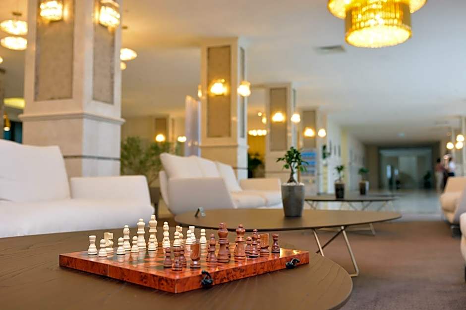 The Grand Gloria Hotel