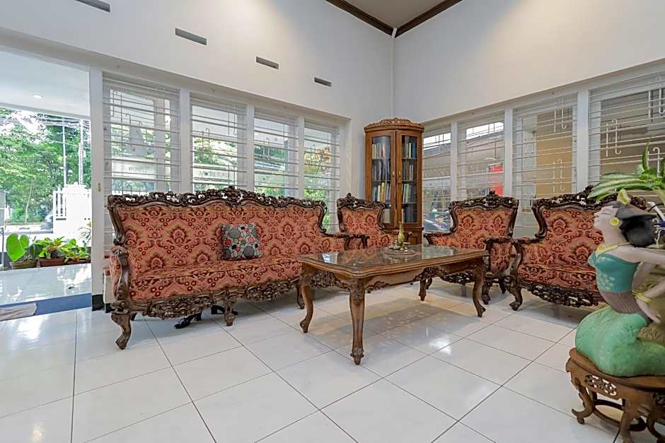 RedDoorz Plus @ Swun Stay Raya Langsep