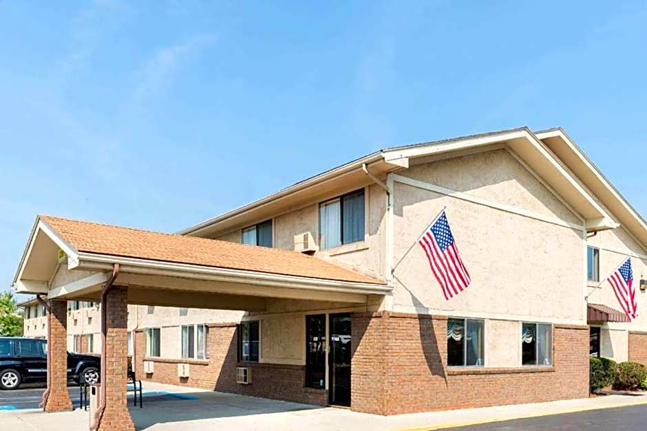 Super 8 by Wyndham Franklin/Middletown Area